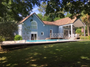 maison bleue